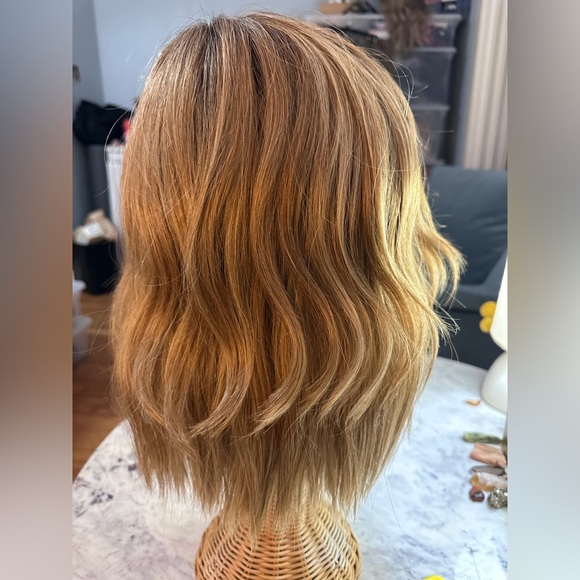 Raquel Welch Big Spender HF Synthetic Lacefront Wig Monotop in Shaded Wheat - Picture 12 of 13